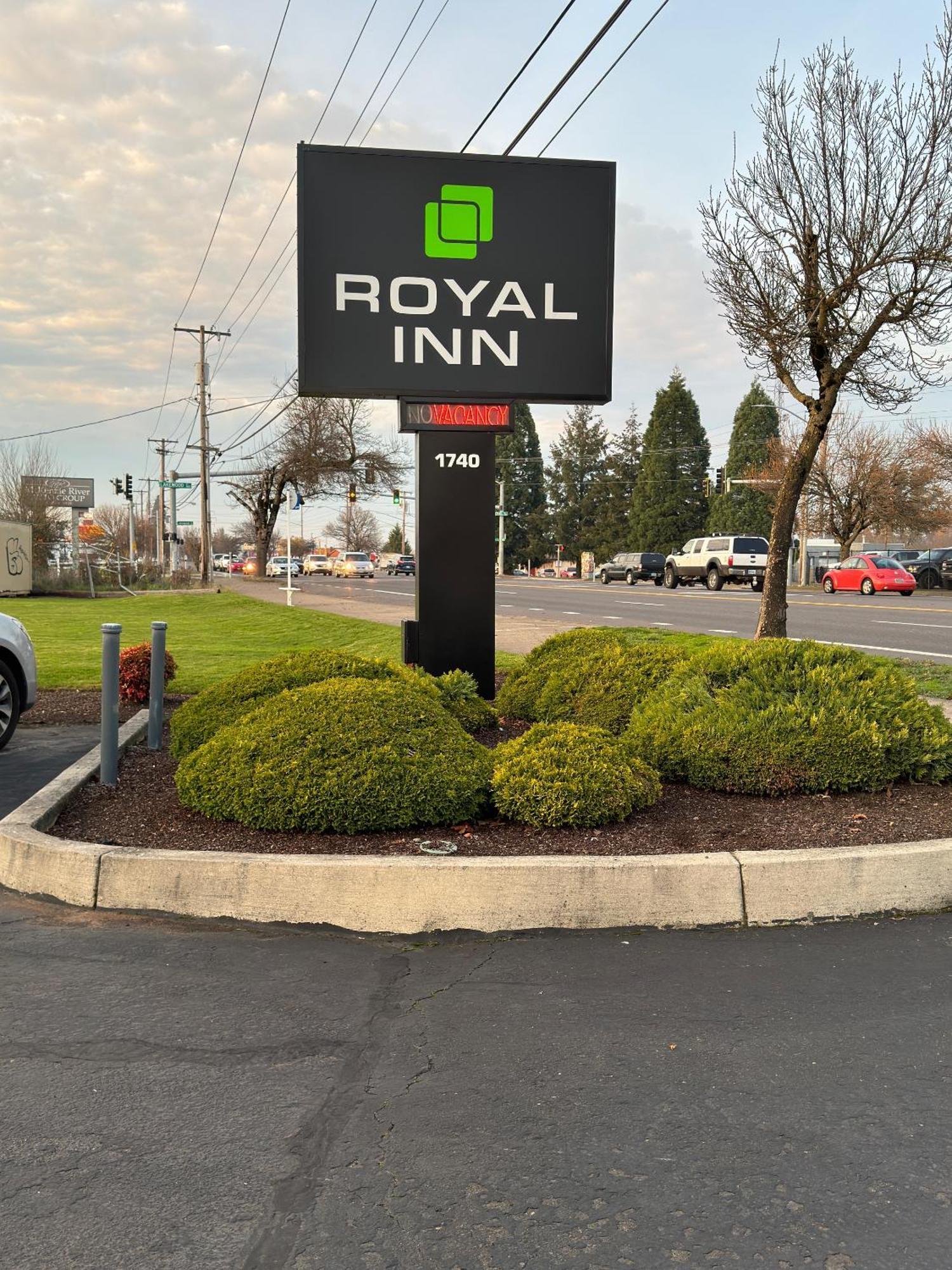 Royal Inn Eugene- Airport Buitenkant foto